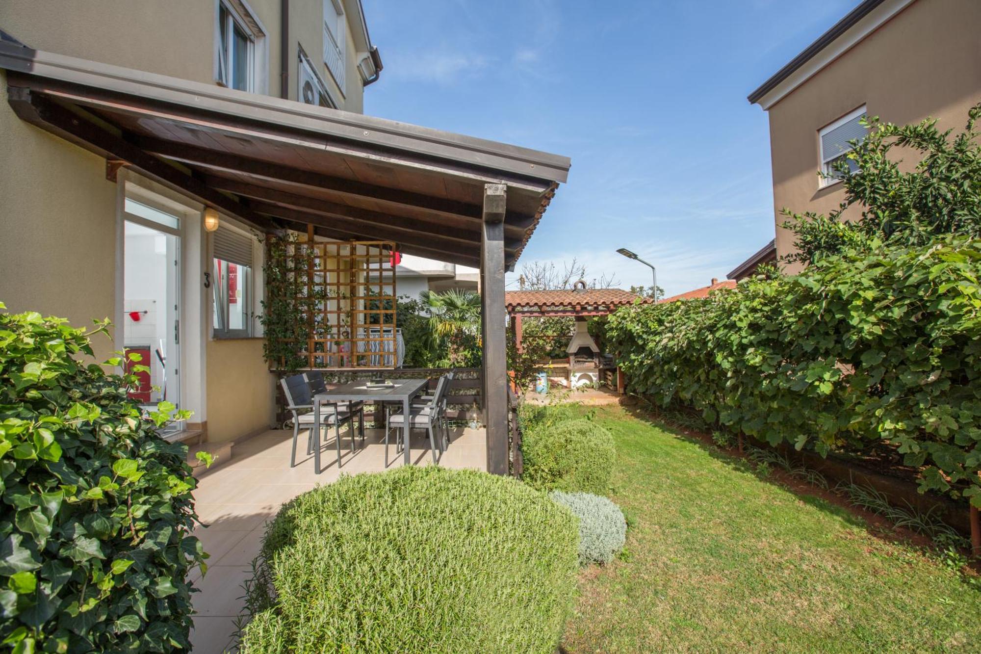 Trbovic Apartments Peaceful Stay With Free Parking, Pet-Friendly, And Bike Storage In Umago Esterno foto