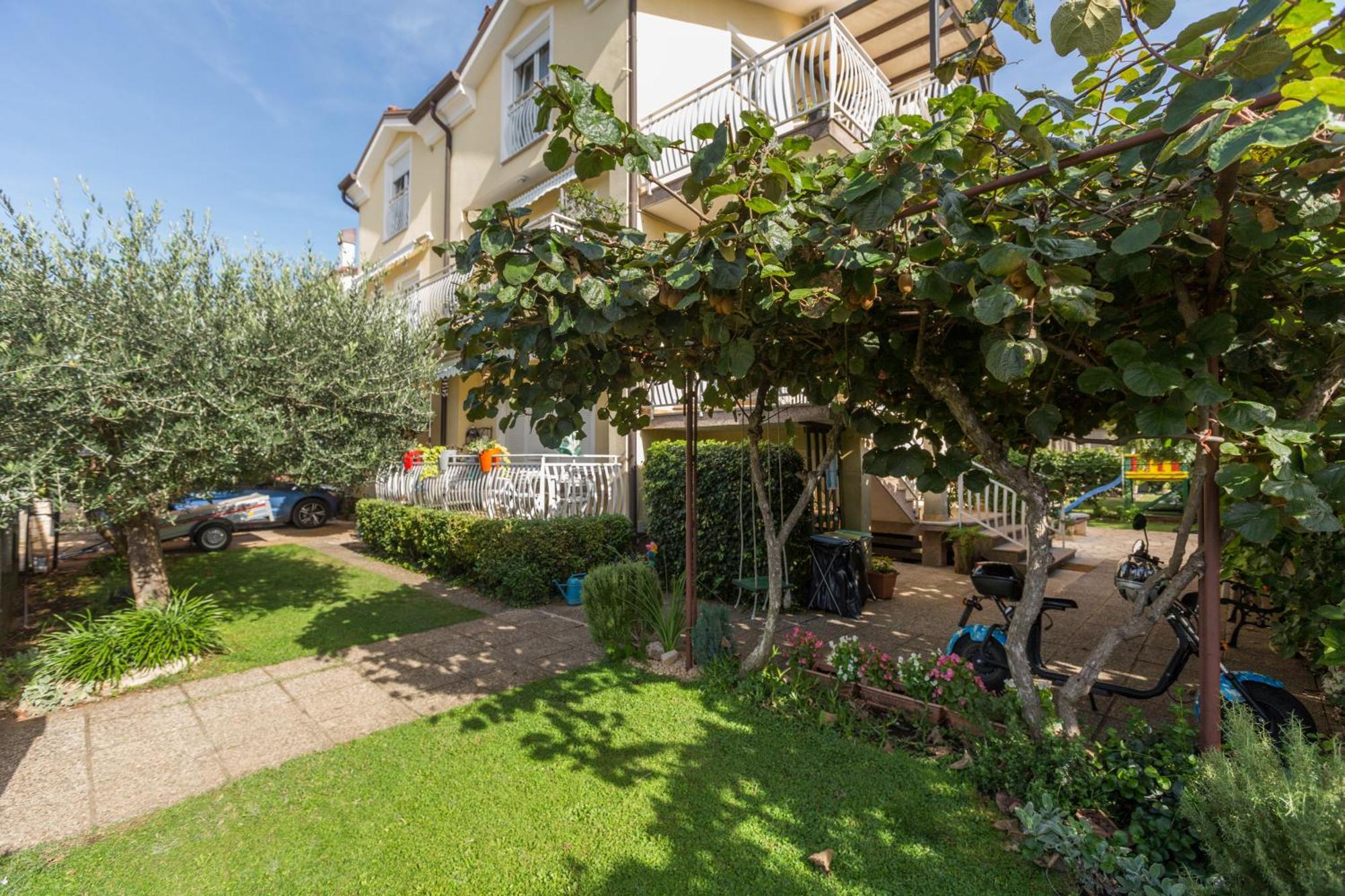 Trbovic Apartments Peaceful Stay With Free Parking, Pet-Friendly, And Bike Storage In Umago Esterno foto